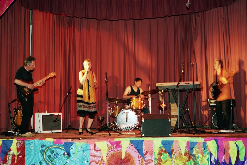 Maggie Nichols and Steve Howlett performing as Dynamite Dream quartet