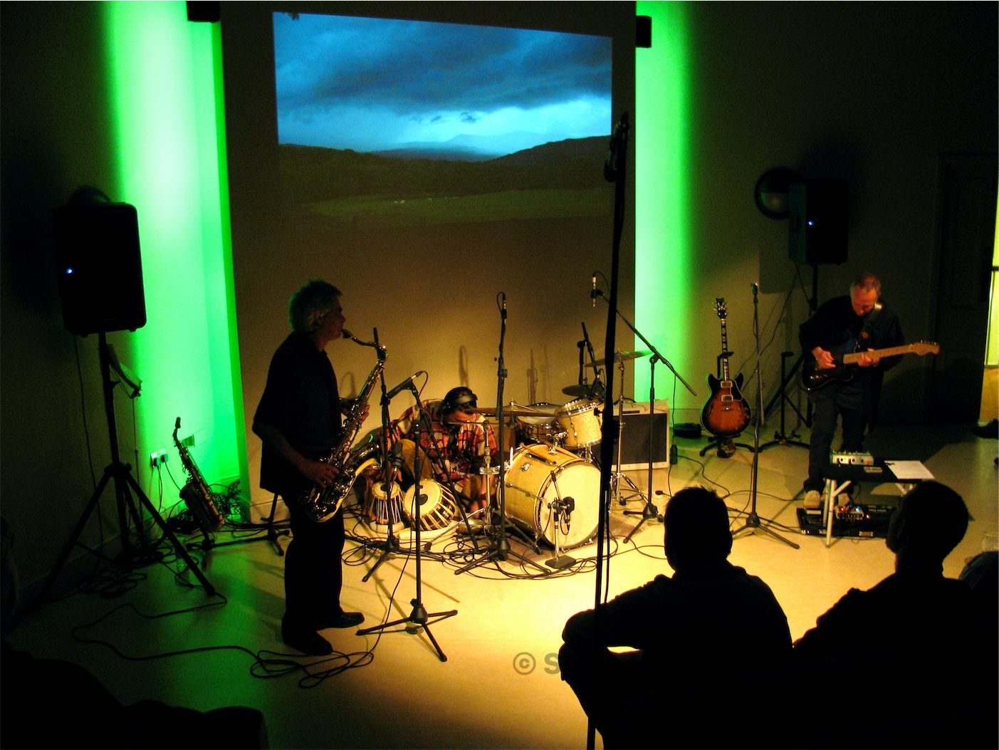 Triosh performing 2009